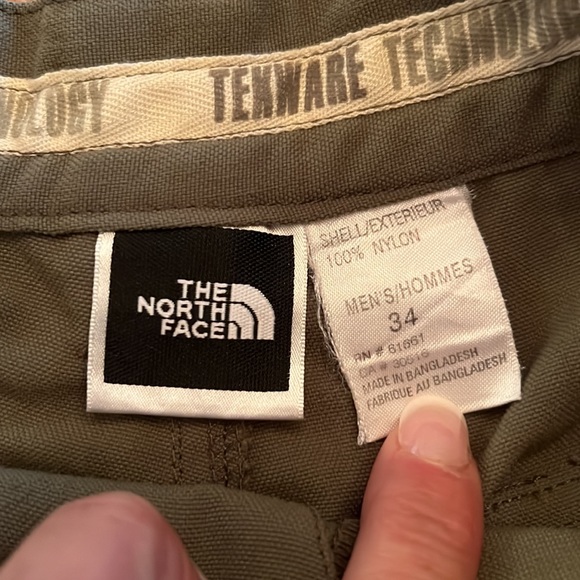 The north face shorts - Picture 3 of 8